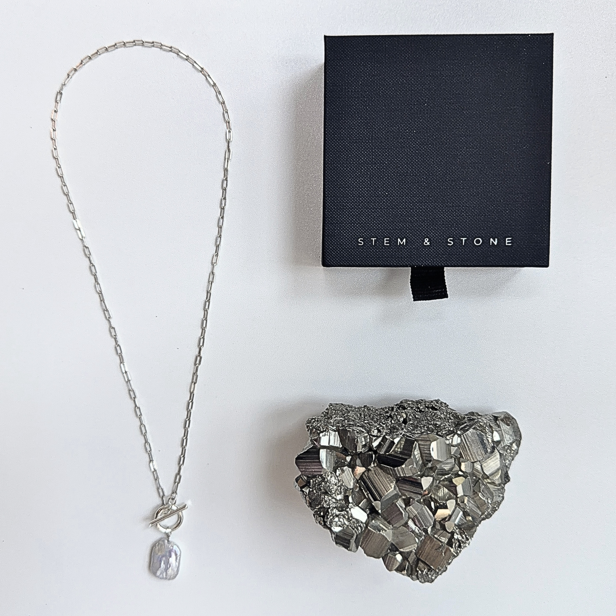 Pearl Toggle Necklace - My Store