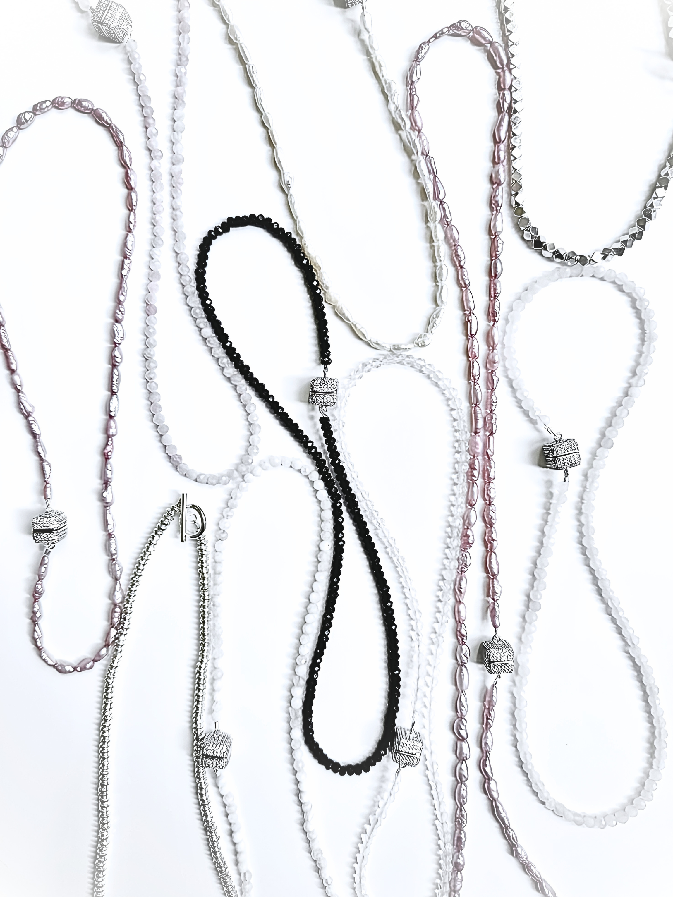 STONES & PEARLS
